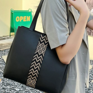حقيبة توت بطبعة أزتيك
